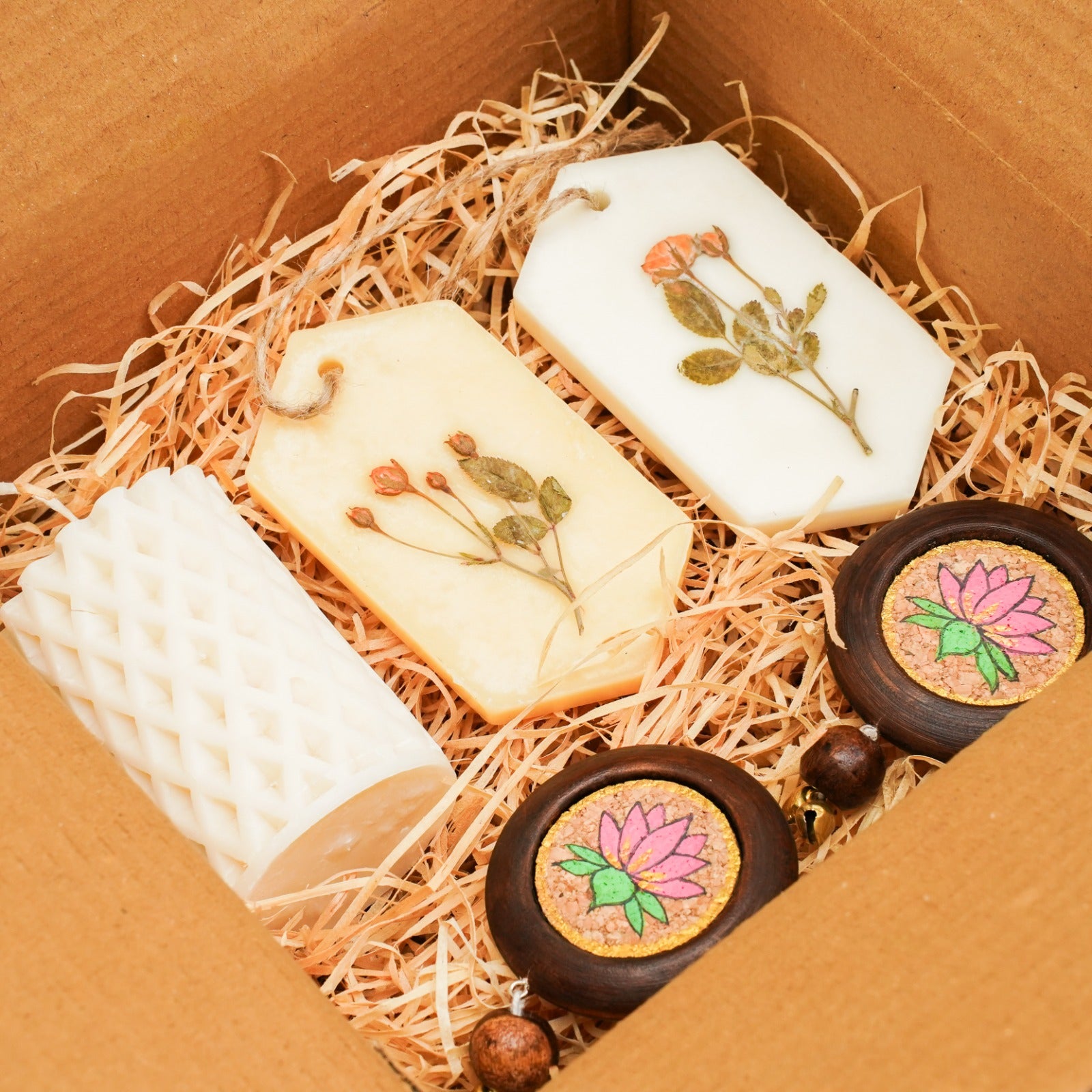 Aura Diwali Gift Hamper | Soy Wax Candle | Soy Wax Incense Melt | Pichwai Door Hanging | Handcrafted in Banaras